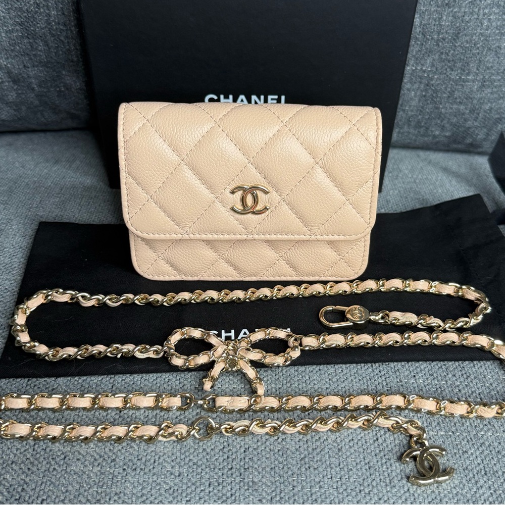 CHANEL CC caviar bow chain belt bag